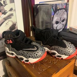 Griffey safari black gray infared size 6c
